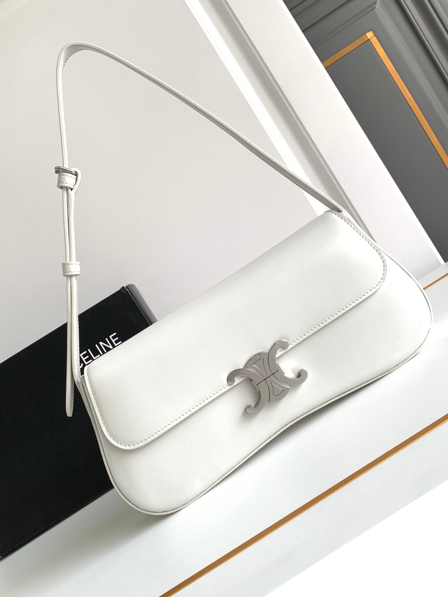 CELINE MEDIUM CELINE LOLA BAG IN TRIOMPHE CANVAS TWO-TONE（3 colors）